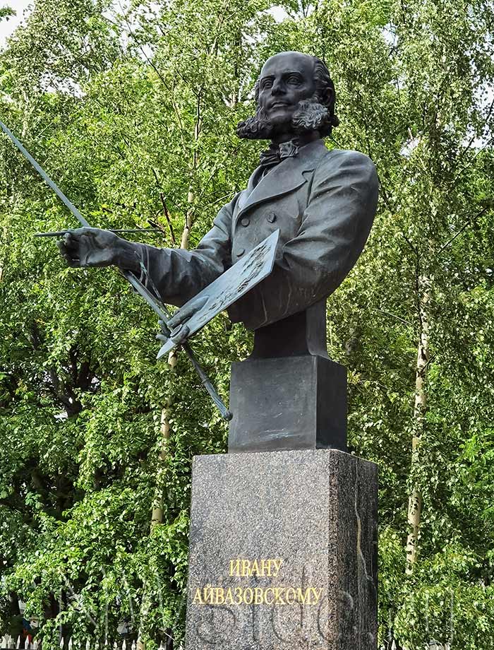 Бюст Айвазовскому на набережной Кронштадта