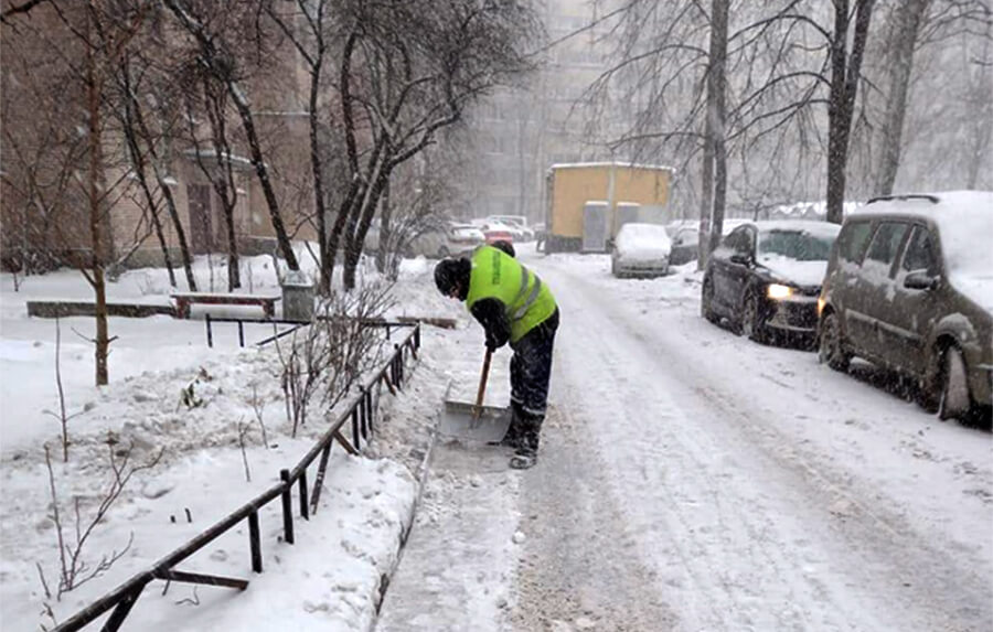 Плохая уборка снега Санкт-Петербурга куда звонить жаловаться